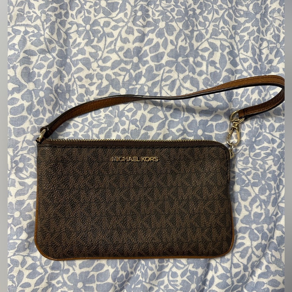 Michael Kors wristlet